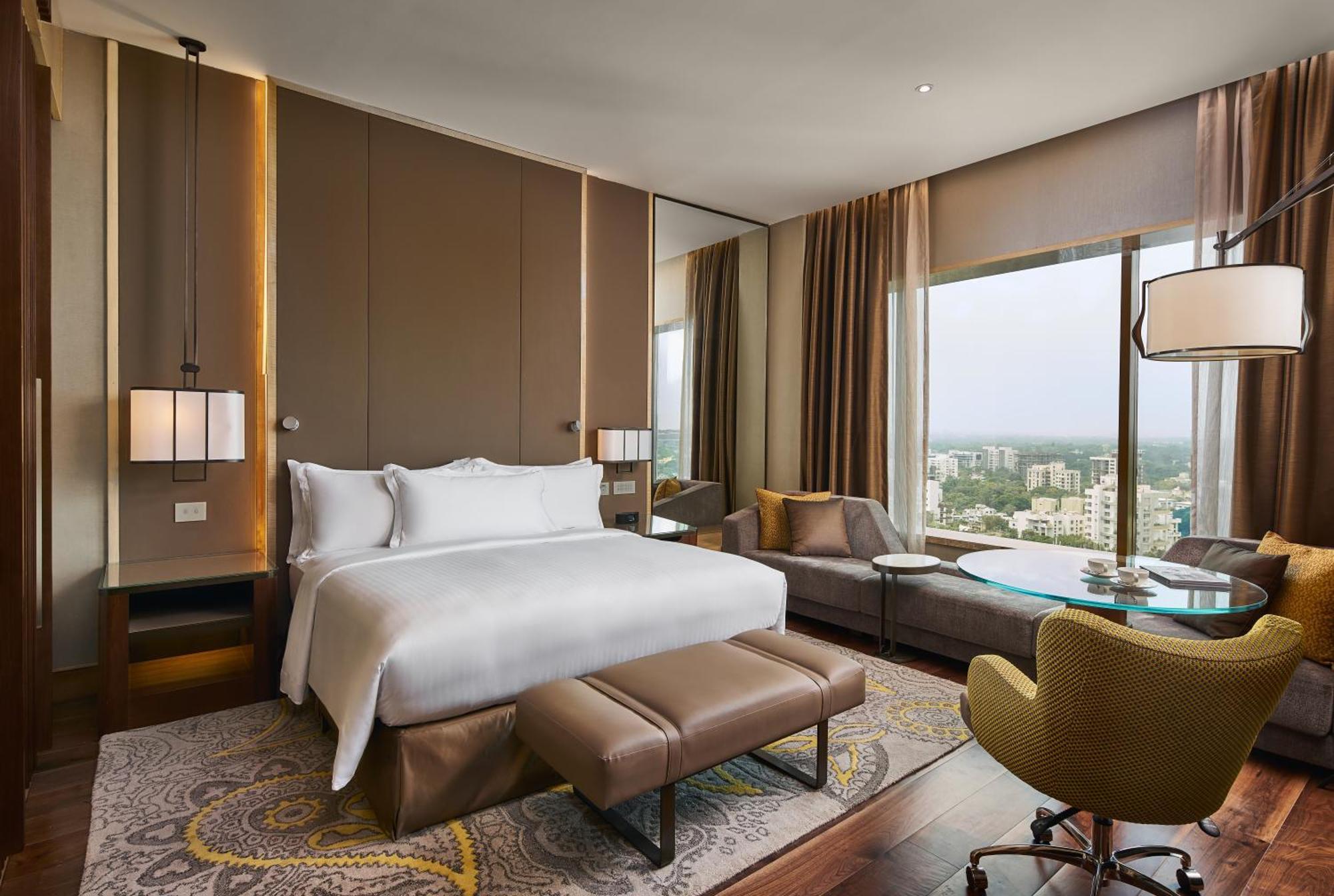 Conrad Pune Exterior foto