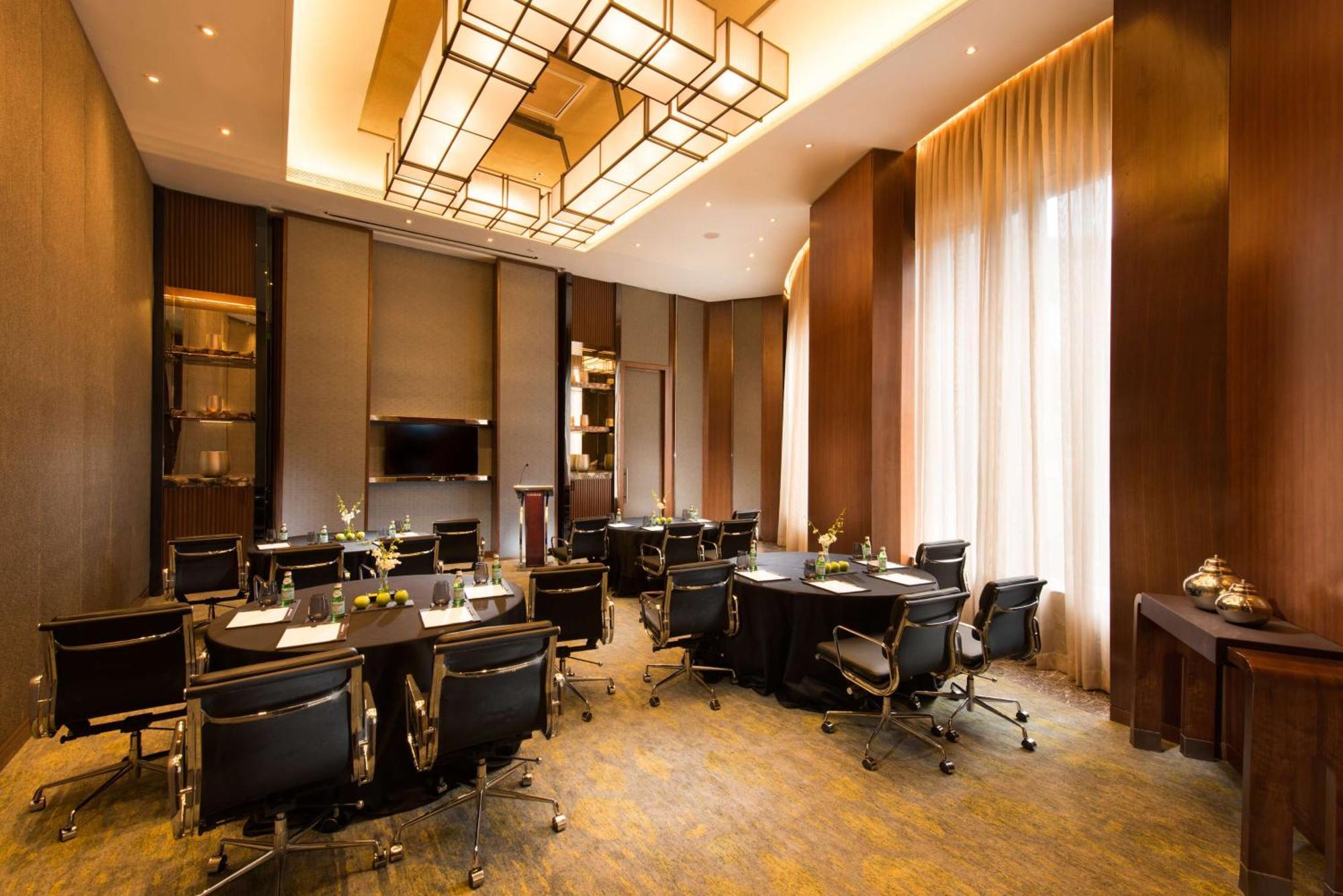 Conrad Pune Exterior foto